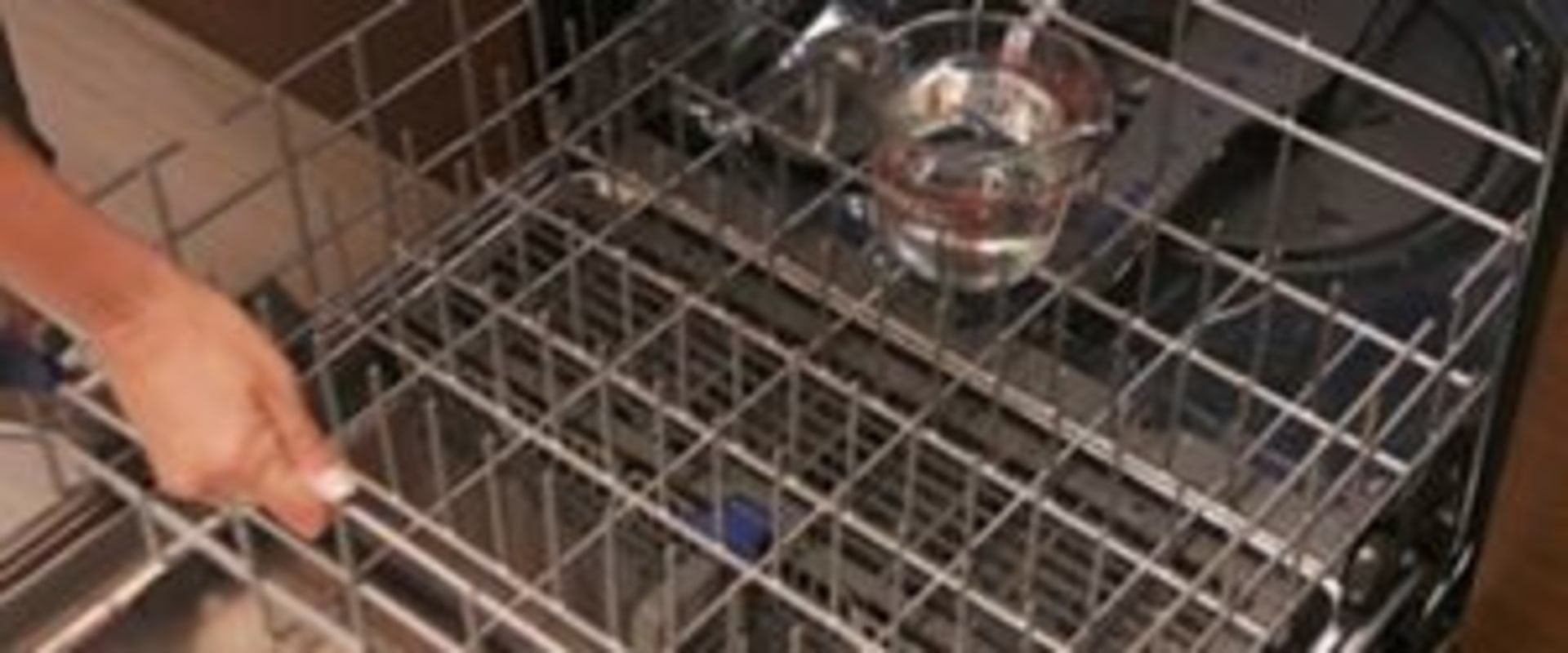 Is it ok to clean dishwasher with baking soda?