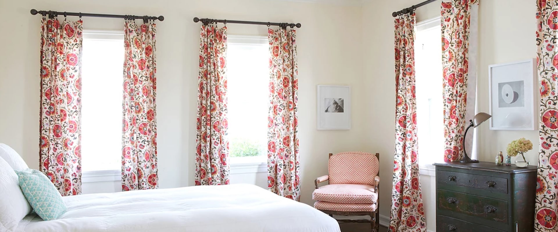 Should all rooms in a house have same curtains?